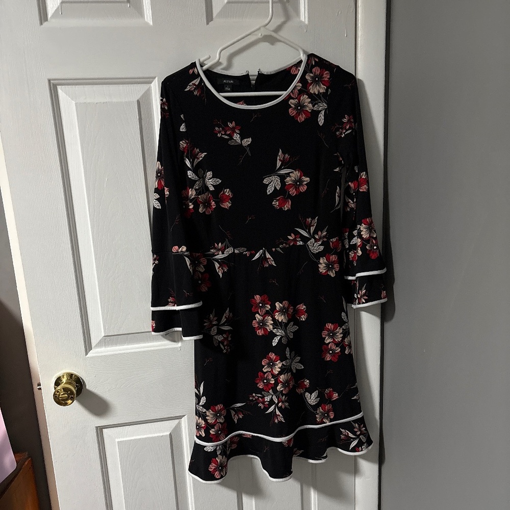Floral-print Bell Sleeve Cocktail Dress